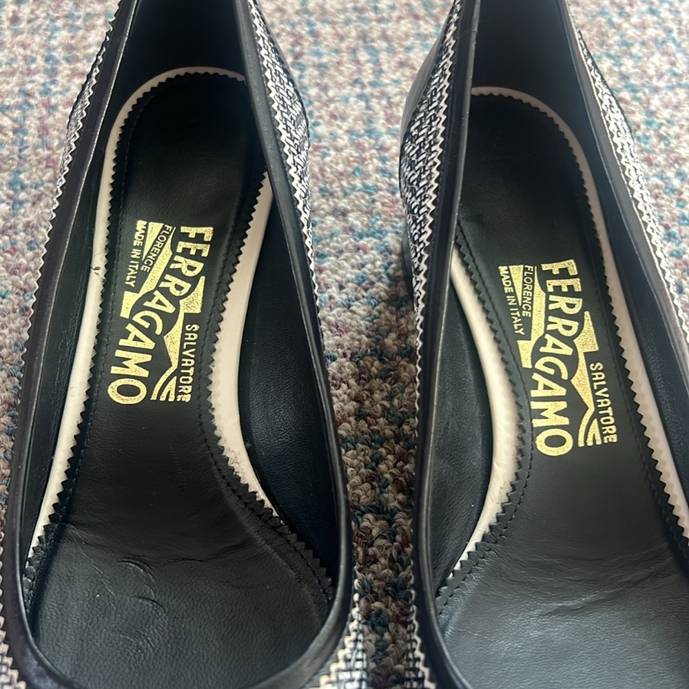 FERRAGAMO Vara Logo Bow Block Heel Pumps 7.5 - Picture 3 of 10